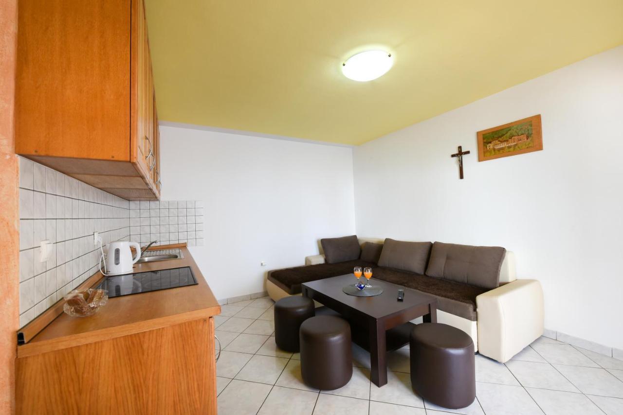 Apartments Krepo Vir Exterior photo